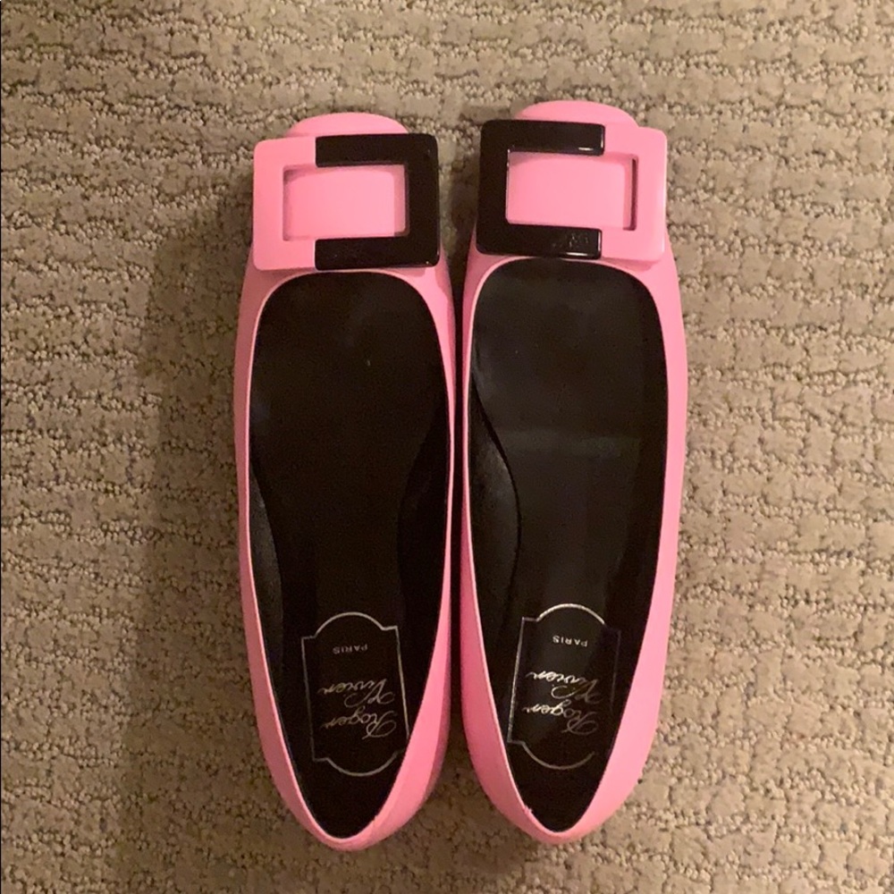 Brand new! Roger viver pink flat
